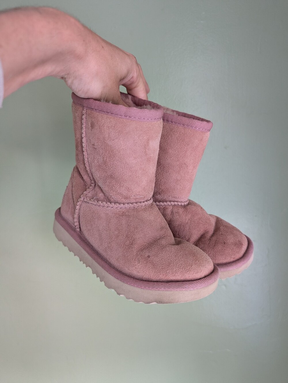 Girl Pink UGG Classic Short Suede Winter Boots - Dusty Rose Sz 10 Youth